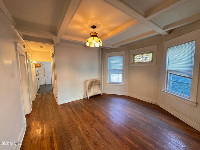 Building Photo - 864 Myrtle Ave