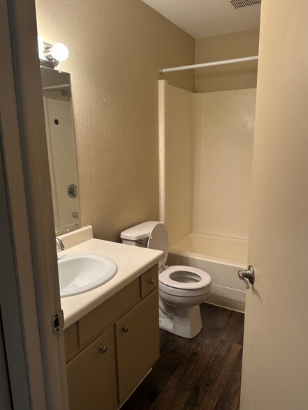 Building Photo - 7451 Lunitas Ln