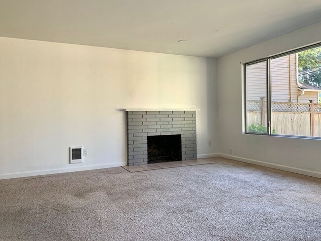 Building Photo - Great Home For Rent