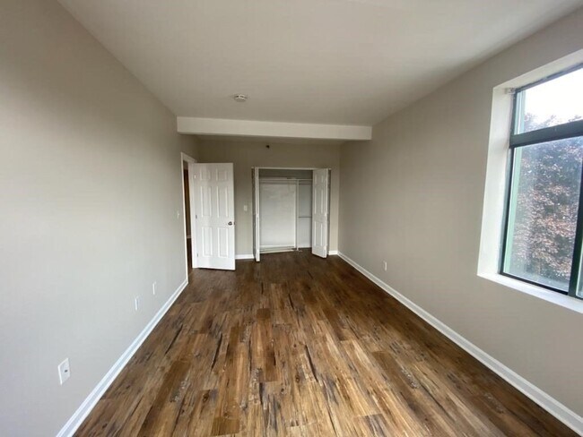 Building Photo - 315 Rantoul St