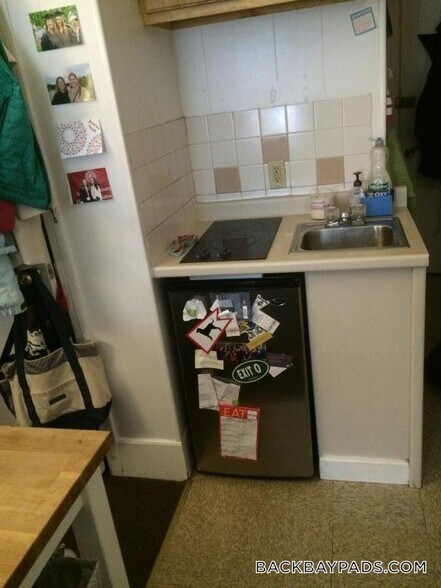 Building Photo - 272 Newbury St