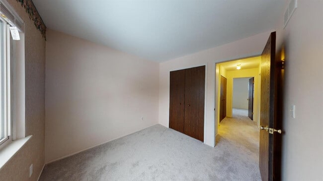 Building Photo - 3008 Bolgos Cir