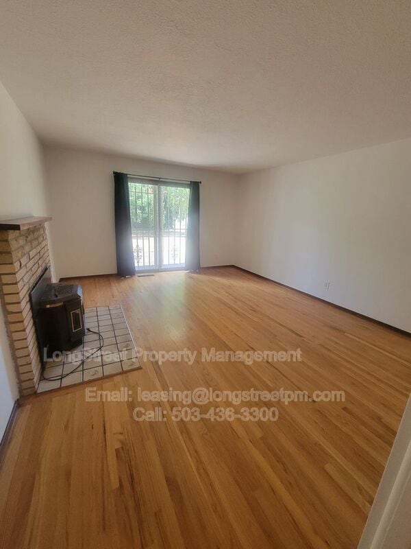 Building Photo - 14625 NE Knott Ct