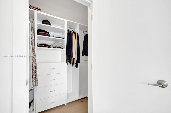 Building Photo - 12478 N Bayshore Dr