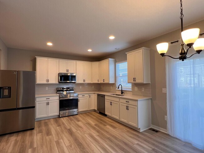 Building Photo - 6213 Boone Dr