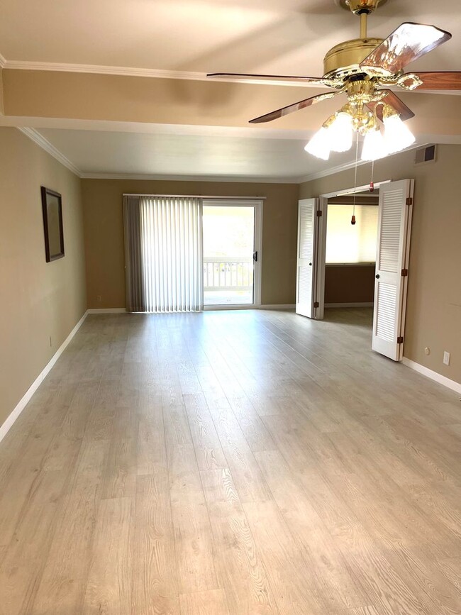 Building Photo - Spacious 2 Bedroom 2 Bathroom Unit in The ...