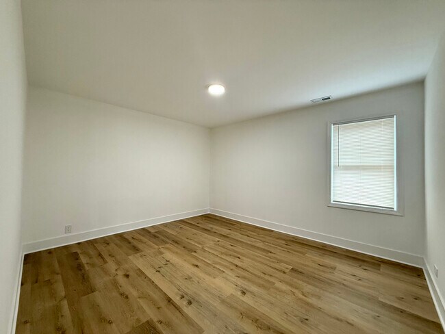 Building Photo - 14916 Langley Ave