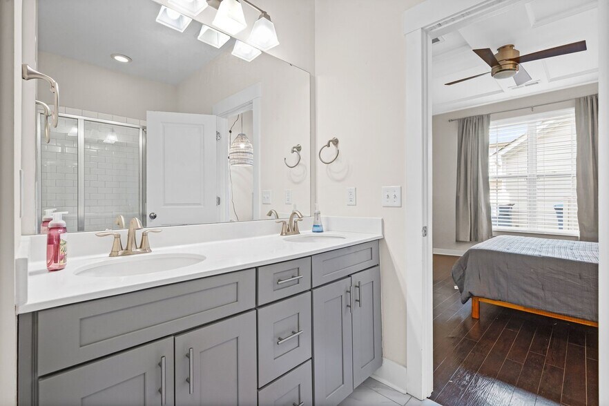 Building Photo - 1616 Pat Garrett St