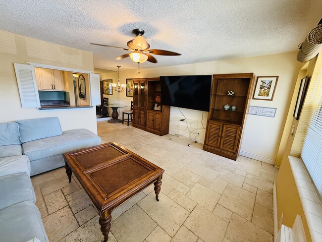 Building Photo - 159 Sussex H