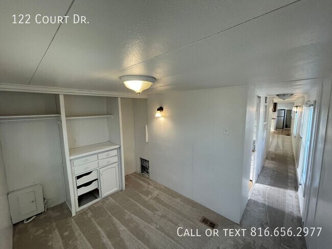 Building Photo - 122 Court Dr