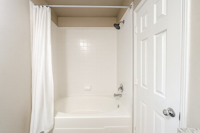 Building Photo - 6225 Saratoga Blvd