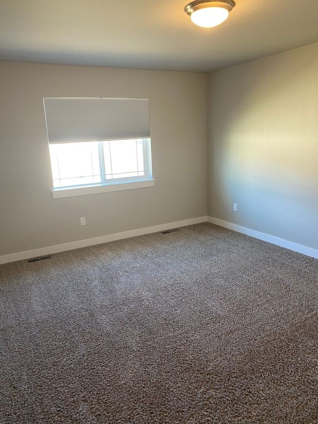 Building Photo - Beautiful 3 bed/2 bath home