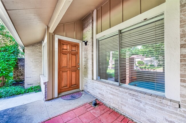 Building Photo - 11677 Village Pl Dr