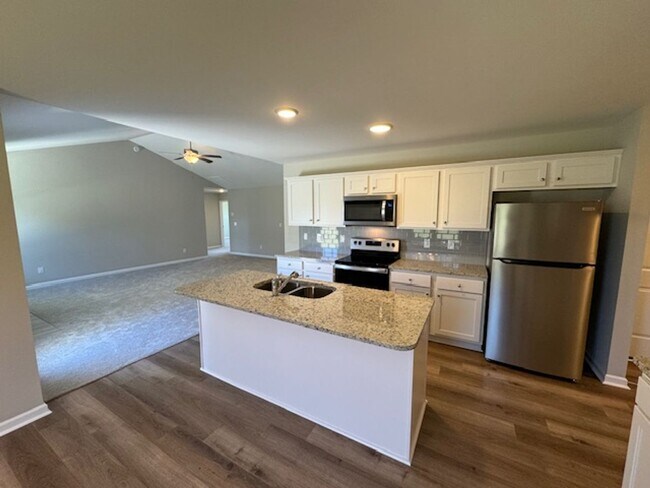 Building Photo - Lynchford Pointe