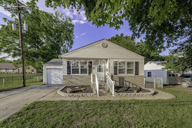 Primary Photo - 1143 Charbonier Rd