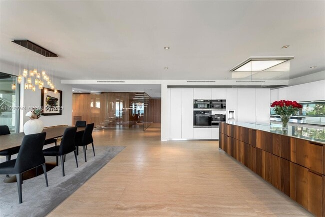 Building Photo - 360 Harbor Dr