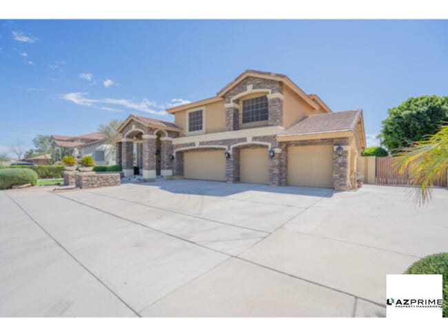 Building Photo - Magnificent 5/3.5 Litchfield Park Home - L...