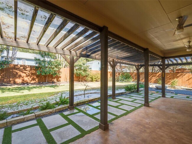 Building Photo - 12600 River Bend