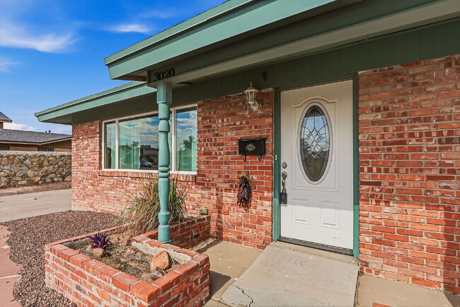 Building Photo - 3-Bedroom Home on Wedgewood Drive fully landscaped