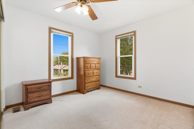 Building Photo - 69 E Grand Ave