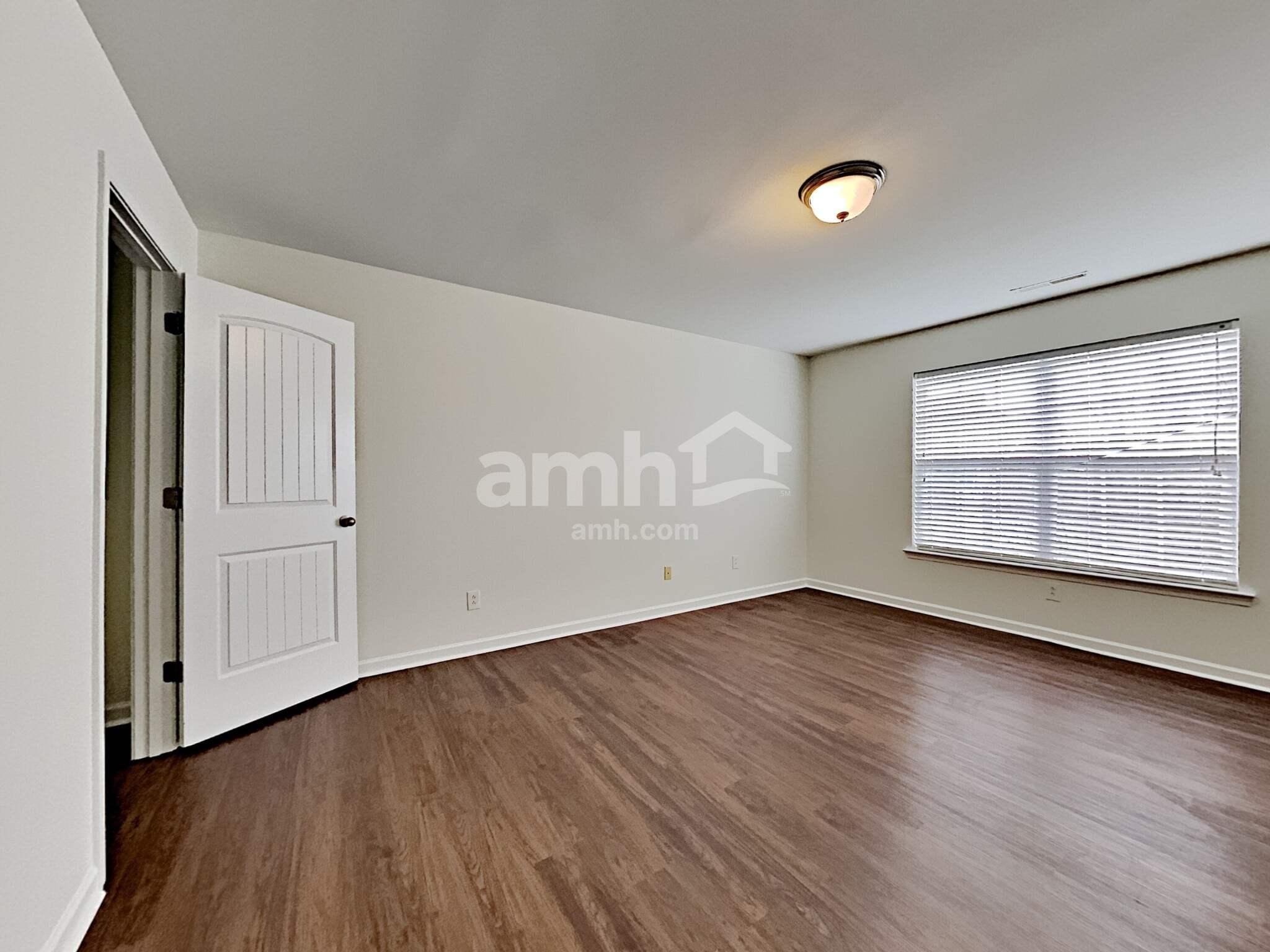 Building Photo - 3318 Diamond Ct