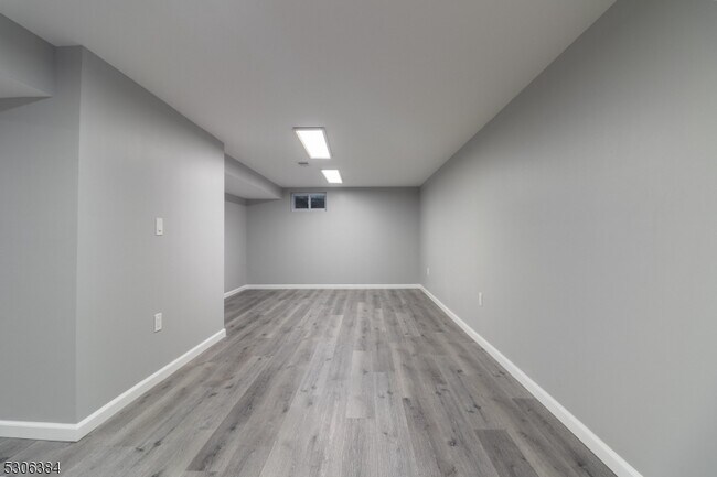 Building Photo - 205 Gordon Ave
