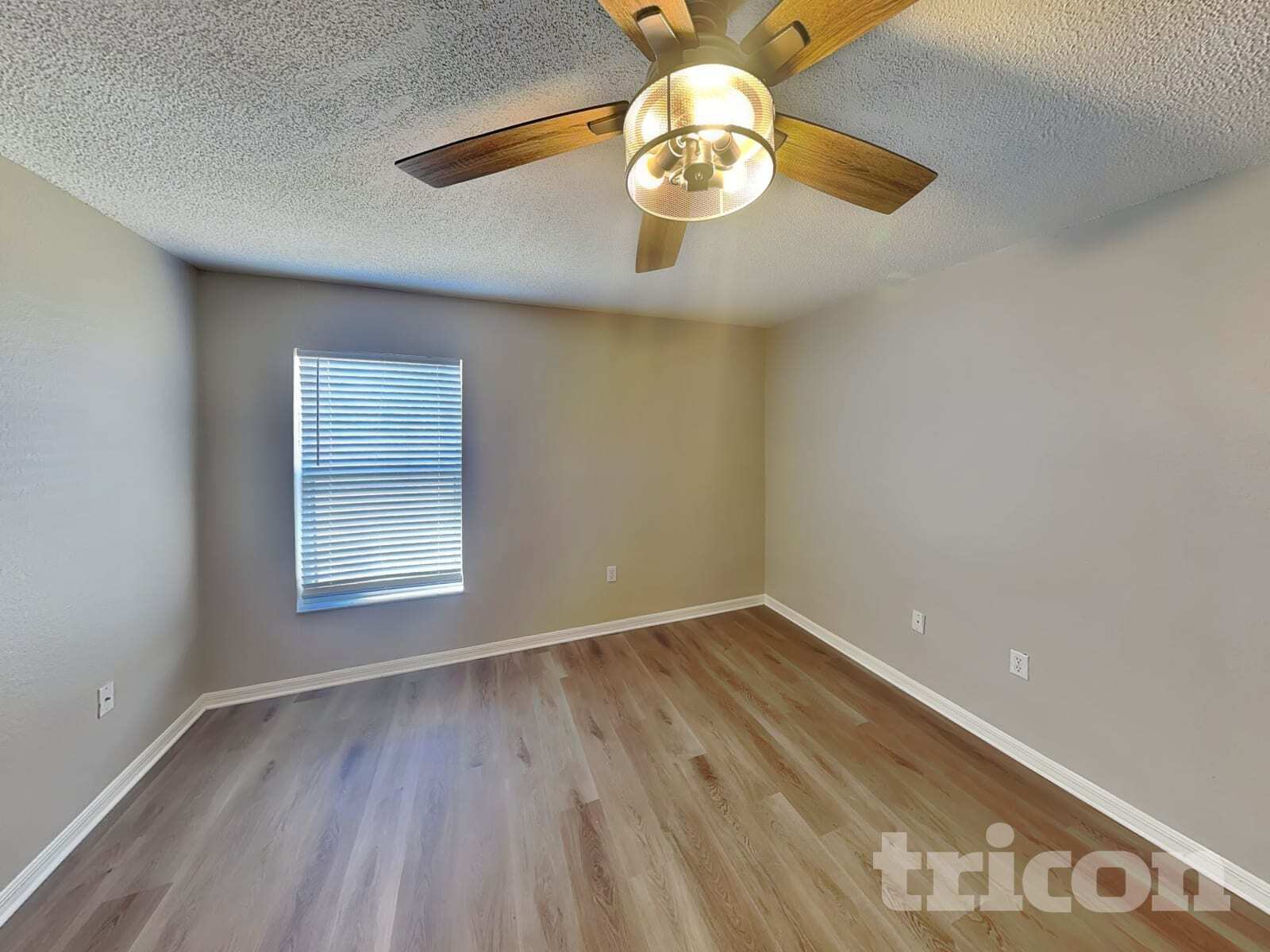 Building Photo - 7152 Summit Dr