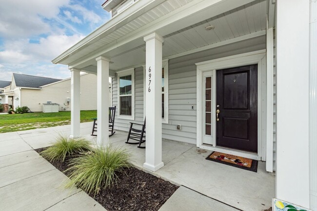 Building Photo - 6976 Pumpkinseed Dr