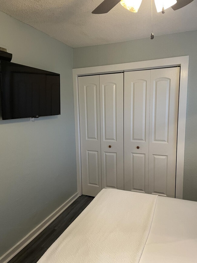 Building Photo - 411 N D St