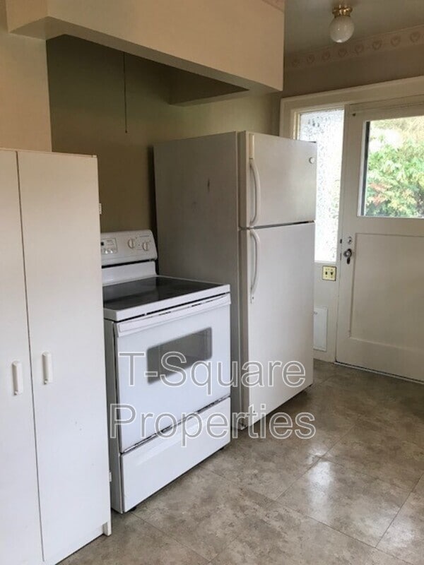 Building Photo - 9056 Avondale Rd NE