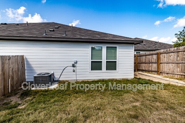 Building Photo - 311 Nespral Dr