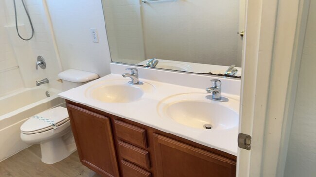 Building Photo - Beautiful 4 bed, 2.5 bath in Maricopa!