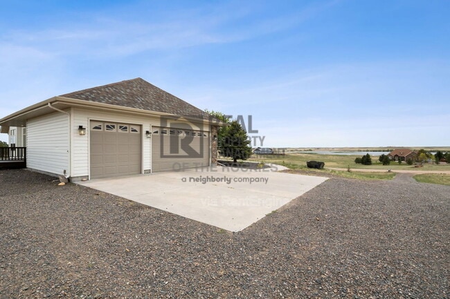 Building Photo - 3348 Hales Ranch Rd