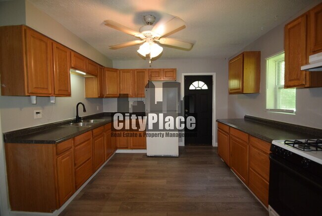 Building Photo - 137 S Catherwood Ave