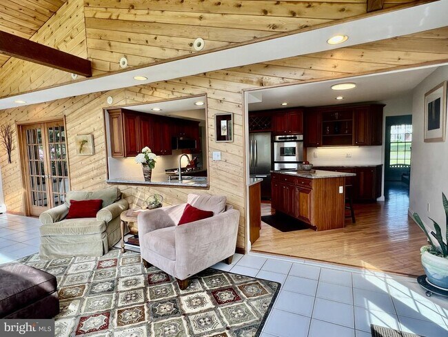 Building Photo - 3310 Ephross Cir