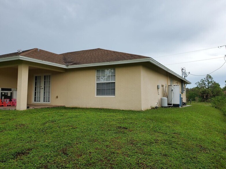 Building Photo - 920-922 Countess Avenue