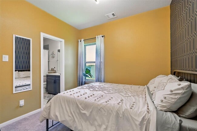 Building Photo - 13125 Sapphire Lake Ln