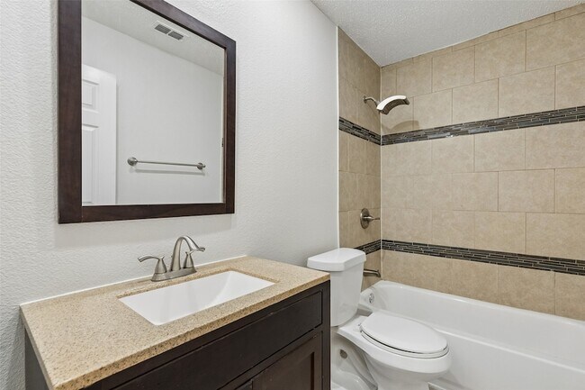 Building Photo - 2345 Park Vista Dr
