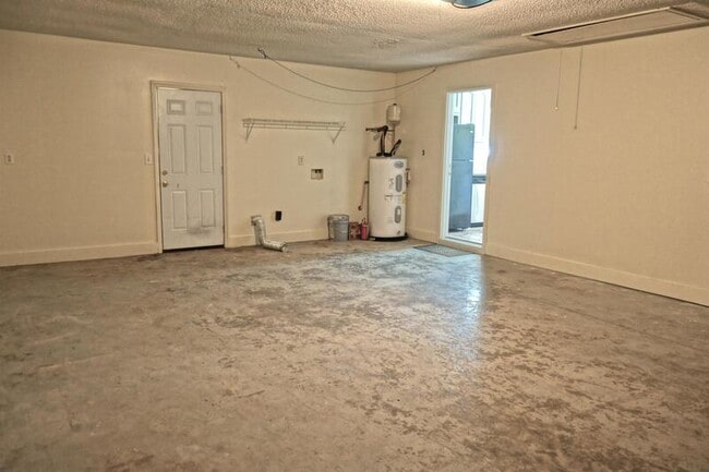Building Photo - 242 Saddle Rock Ct