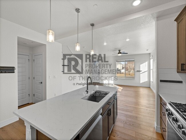 Building Photo - 1203 Bon Homme Richard Dr