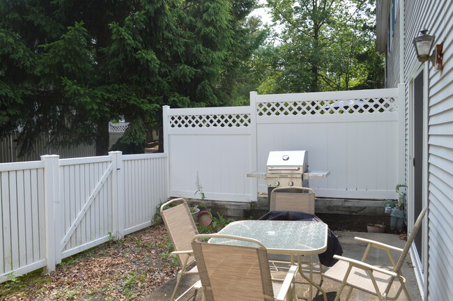 Building Photo - 62 Sapphire Ln