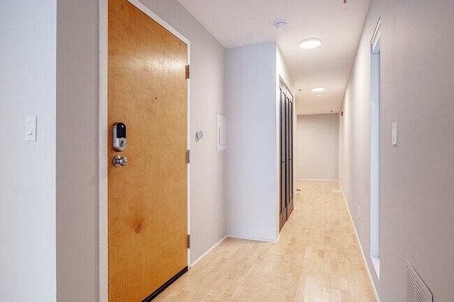 Building Photo - 755 Florida St