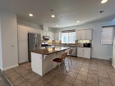 Building Photo - 6 Jenkins Dr