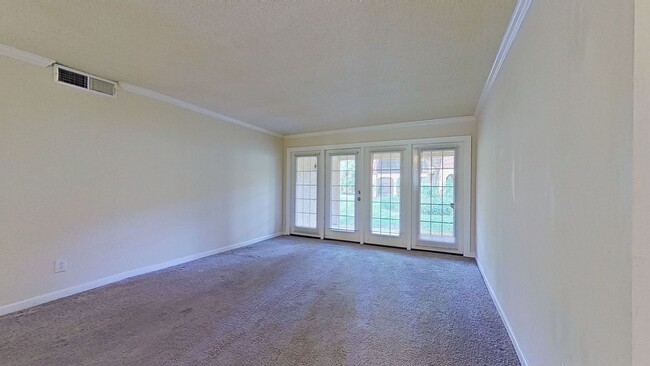 Building Photo - MOVE IN SPECIAL $500 OFF FIRST MONTH'S REN...