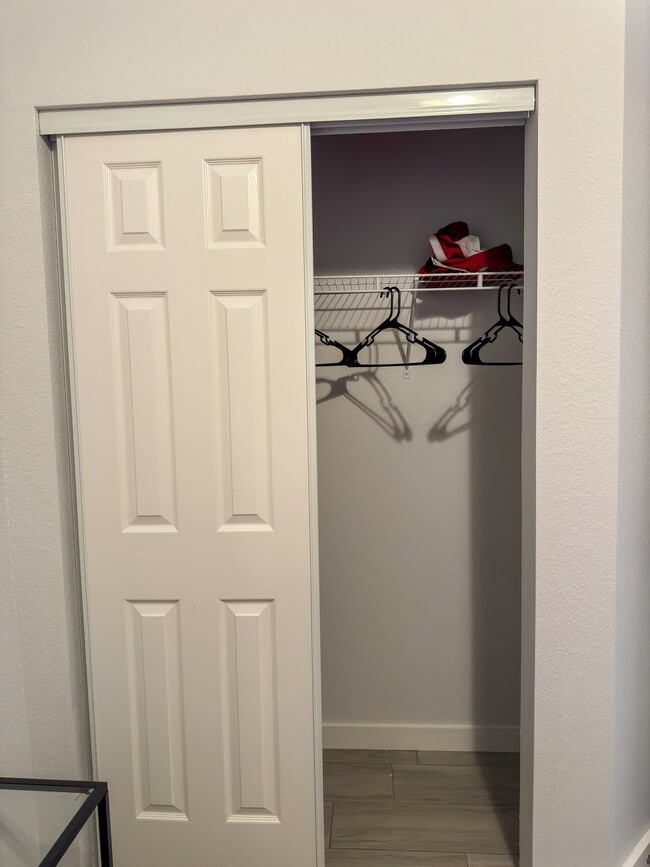Building Photo - 1033 W 32nd St