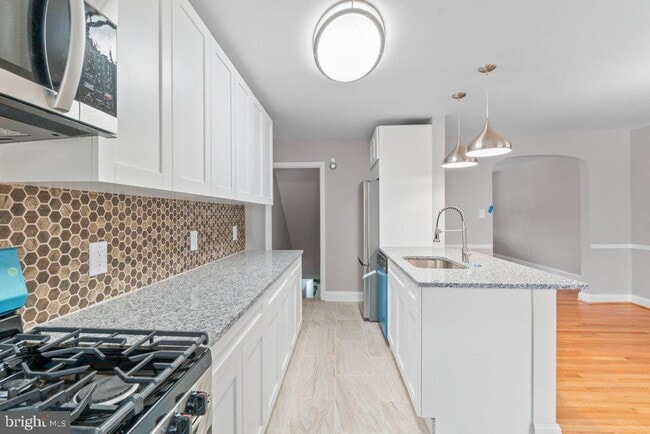 Building Photo - 131 Stanmore Rd