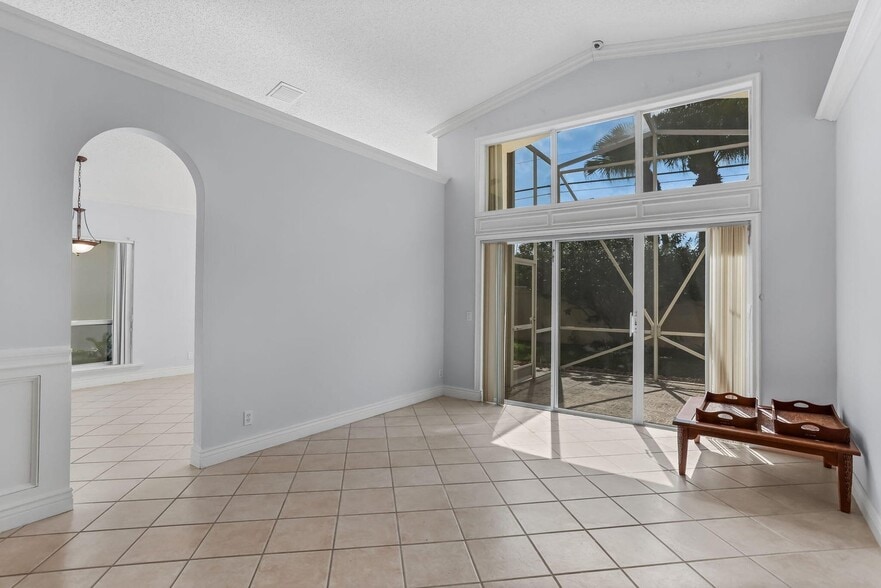 Building Photo - 7607 Colony Lake Dr