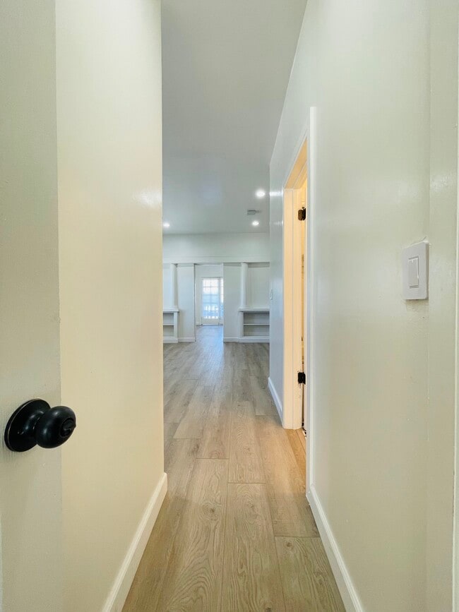 Building Photo - 3990 4th St