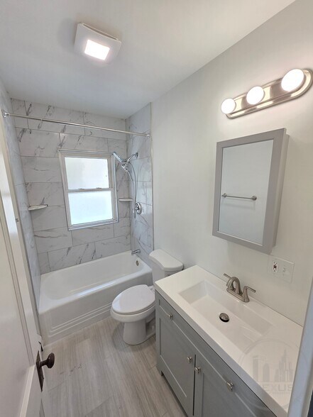 Building Photo - 49 Fenwood Ave