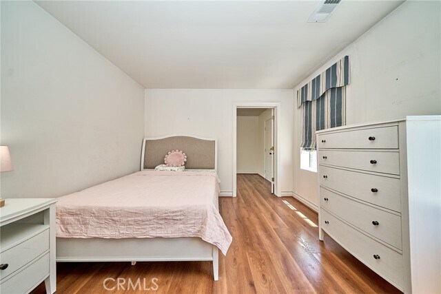 Building Photo - 1089 Village Dr